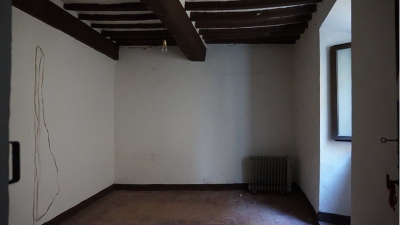 Quadrilocale in Vendita a Torrita di Siena, zona Montefollonico, 59'000€, 87 m²