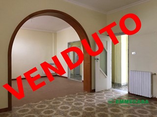 Quadrilocale in Vendita a Valenzano, 120'000&euro;, 135 m²