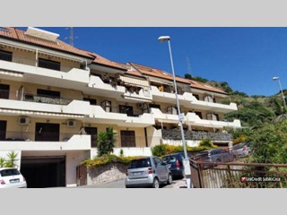 Bilocale in Vendita a Letojanni, zona Centro, 85'000€, 45 m²