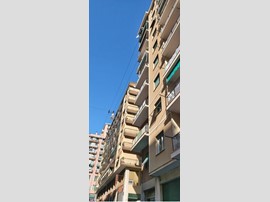 Quadrilocale in Vendita a Genova, zona SAMPIERDARENA , 75'000€, 73 m², arredato