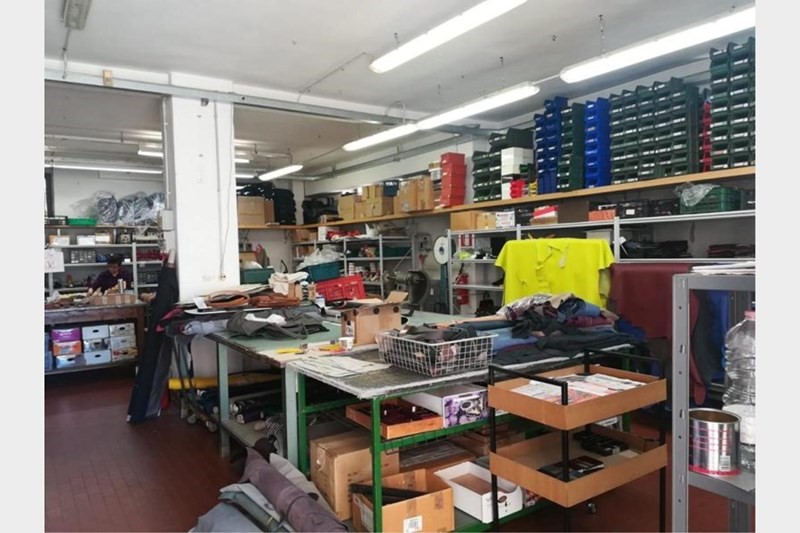 Laboratorio in Vendita a Muggiò, zona San Francesco, 170'000€