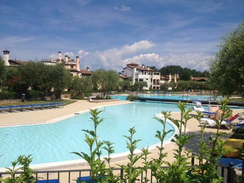 Trilocale in Affitto a Peschiera del Garda, zona Loc:Sermana, 900€, 65 m², arredato