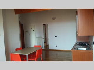 Bilocale in Affitto a Caponago, 600€, 65 m²