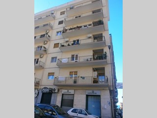 Appartamento in Vendita a Taranto, 85'000€, 90 m², arredato