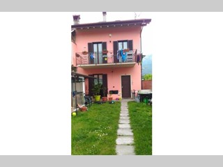 Casa Indipendente in Vendita a Omegna, zona Bagnella, 200'000€, 145 m²