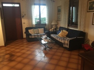 Villetta a schiera in Vendita a Forte dei Marmi, 400'000€, 97 m²