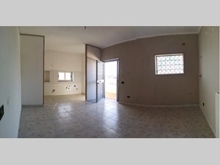 Trilocale in Vendita a Giugliano in Campania, zona Varcaturo, 100'000€, 90 m²
