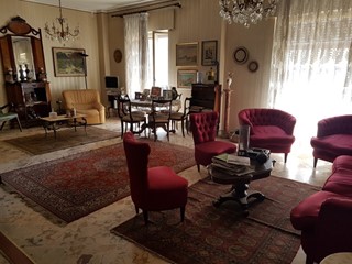 Appartamento in Vendita a Palermo, 240'000€, 200 m²