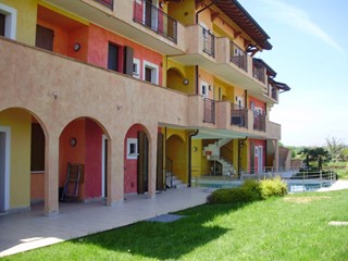 Trilocale in Vendita a Desenzano del Garda, 115'000€, 85 m², con Box