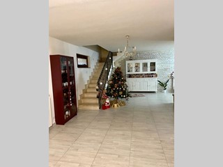 Villa in Vendita a Roma, zona Monte Migliore, 320'000€, 215 m²