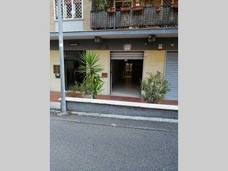 Negozio in Vendita a Roma, zona talenti montesacro alto, 89'000€, 66 m²