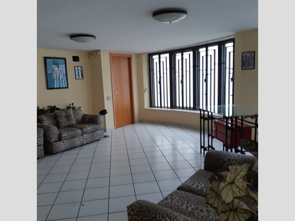 Immobile commerciale in Vendita a Melito di Napoli, 280'000€