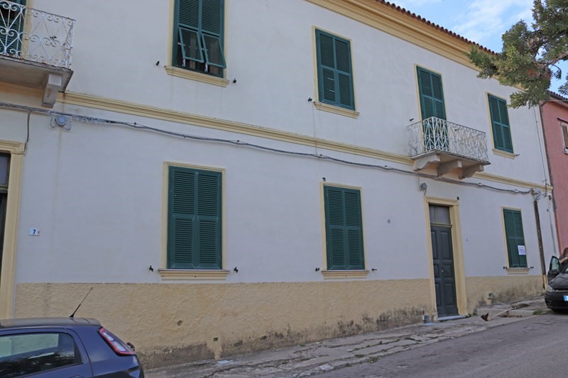 Quadrilocale in Vendita a La Maddalena, zona Centro Storico, 120'000€, 60 m², arredato