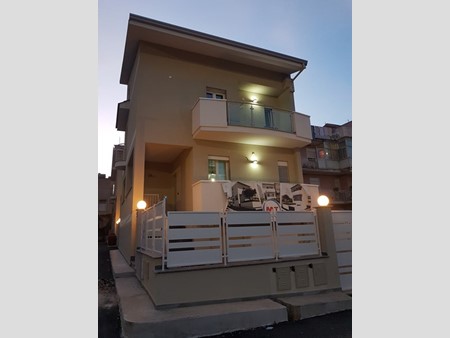 Villa bifamiliare in Vendita a Villabate, zona via de gaspari , 250'000€, 230 m²