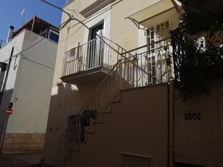 Casa Indipendente in Vendita a Adelfia, zona Centro storico canneto, 87'000€, 80 m²