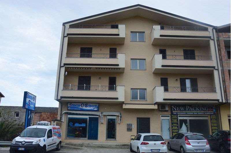 Trilocale in Vendita a Siderno, 137'000€, 75 m²