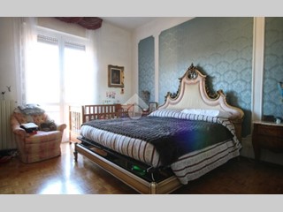 Appartamento in Vendita a Como, zona Monteolimpino, 215'000€, 135 m²