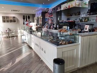 Attività commerciale in Vendita a Latina, zona autolinee, 190'000€, 150 m², arredato