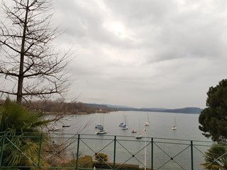 Casa di corte in Vendita a Leggiuno, zona Cellinadi Leggiuno, 150'000€, 115 m², arredato, con Box