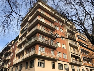 Trilocale in Vendita a Torino, zona Santa Rita, 199'000€, 95 m²