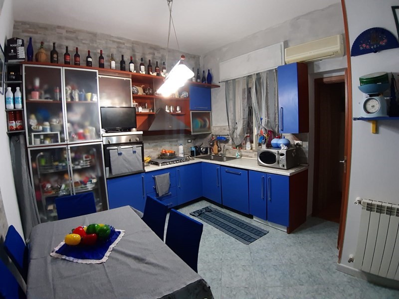 Quadrilocale in Affitto a Palermo, zona Via Giuseppe Arcoleo, 700€, 90 m²
