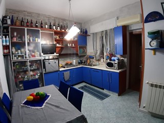 Quadrilocale in Affitto a Palermo, zona Via Giuseppe Arcoleo, 700€, 90 m²