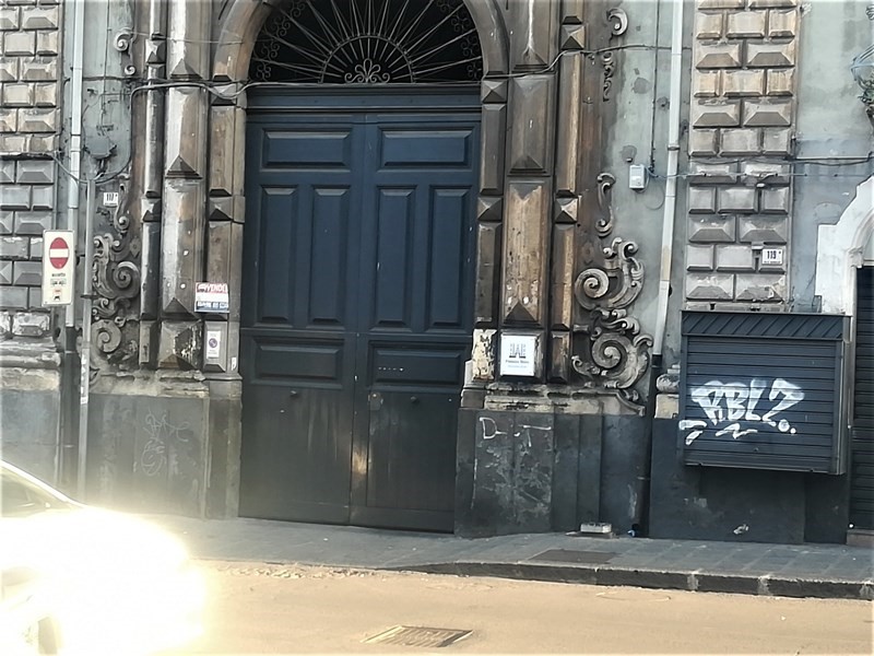 Magazzino in Vendita a Catania, zona Via Garibaldi 117, 59'000€, 94 m²