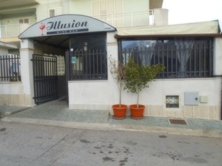 Attività commerciale in Vendita a Castelvetrano, zona Giallonghi, 45'000&euro;, 190 m², arredato