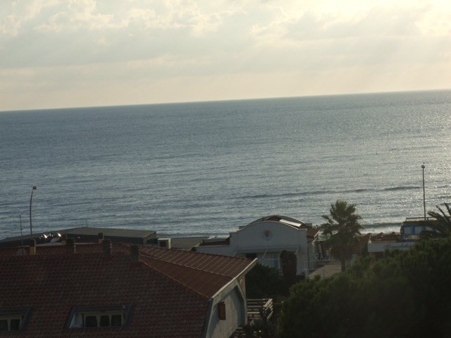 Attico in Vendita a Massa, zona Marina di Massa, 420'000€, 140 m², con Box