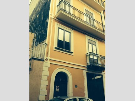 Casa Indipendente in Vendita a Sala Consilina, zona centro, 110'000&euro;, 200 m²