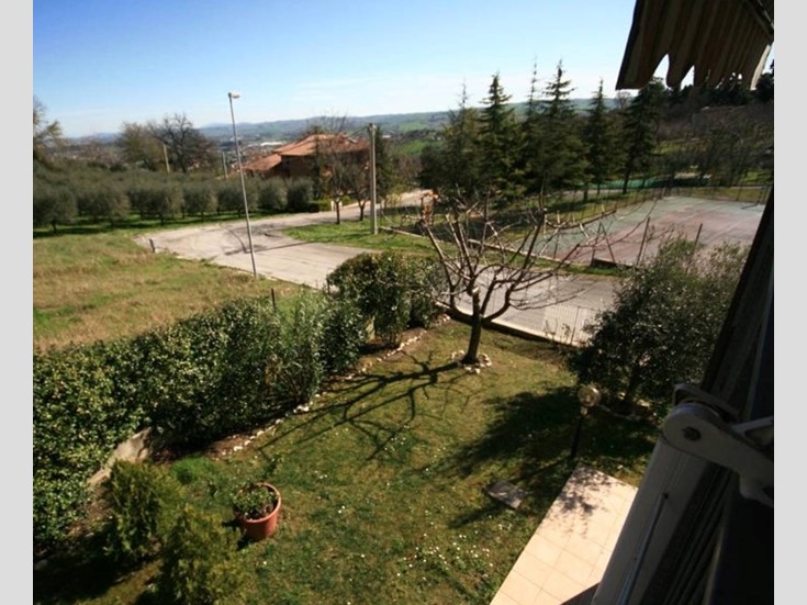 Terreno edificabile in Vendita a Castelbellino, zona Jesi Moie, 35'000€, 650 m²