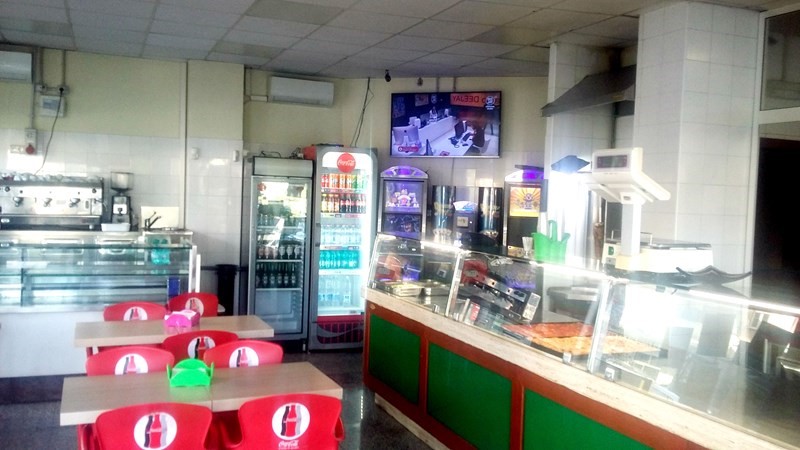 Attività commerciale in Vendita a Roma, zona SAN PAOLO, 115'000€, 110 m²