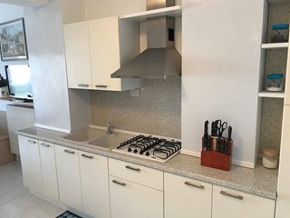 Trilocale in Affitto a Jesolo, zona Piazza Mazzini, 65 m², arredato