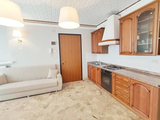 Trilocale in Affitto a Jesolo, zona Piazza Mazzini, 85 m², arredato