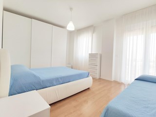 Trilocale in Affitto a Jesolo, zona Piazza Brescia/Piazza Mazzini, 65 m², arredato