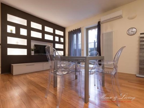 Appartamento in Affitto a Torino, 2'000€, 150 m²