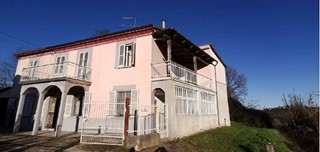Villa bifamiliare in Vendita a Vigliano d'Asti, zona Sabbionera, 99'000&euro;, 256 m², arredato, con Box