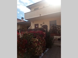 Villetta a schiera in Vendita a Bevagna, 185'000€, 200 m²