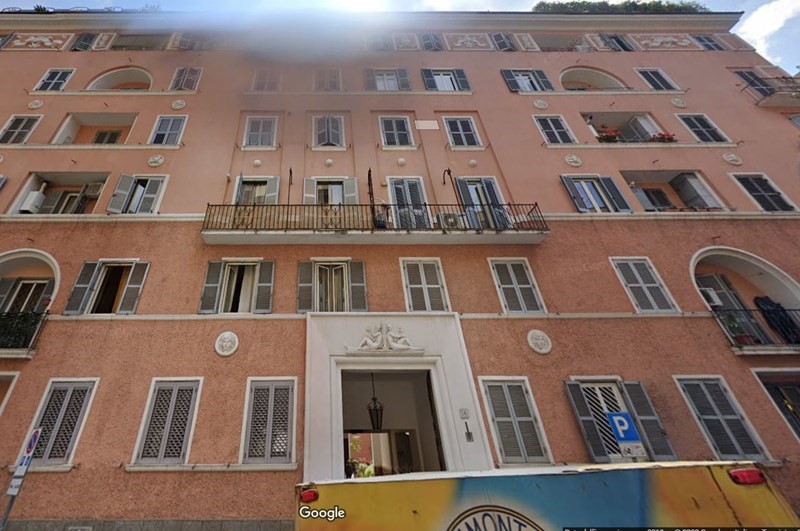 Magazzino in Vendita a Roma, zona San Giovanni, 249'000€, 310 m²