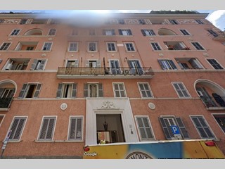 Magazzino in Vendita a Roma, zona San Giovanni, 249'000€, 310 m²