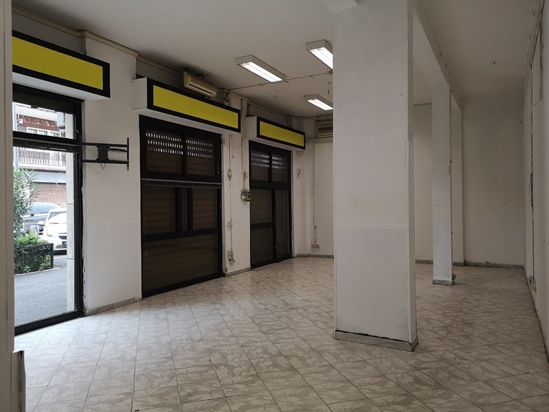 Negozio in Affitto a Roma, zona Portuense Villa Bonelli Loggia, 1'200€, 70 m²
