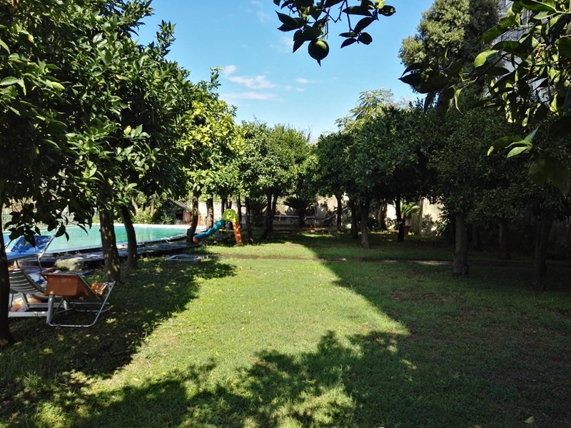 Appartamento in Affitto a Napoli, zona Posillipo, 3'200€, 330 m², arredato