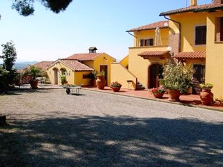 Casa di corte in Vendita a Palaia, 990'000€, 700 m², con Box