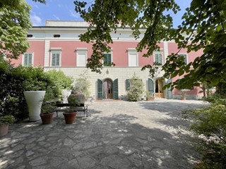 Villa in Vendita a Ponsacco, 1'290'000€, 350 m²