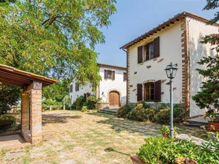 Casale in Vendita a Montespertoli, 900'000€, 800 m², con Box