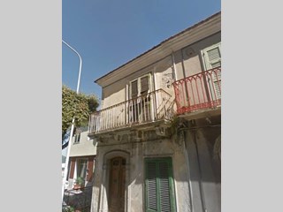 Casa Indipendente in Vendita a Morcone, zona Centrale, 25'000€, 80 m²