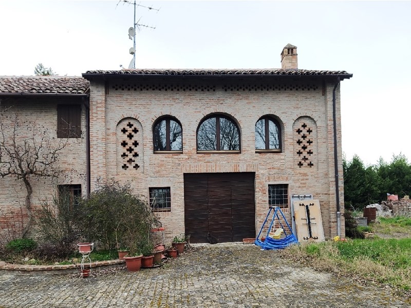 Villa in Vendita a Conselice, 195'000€, 176 m²