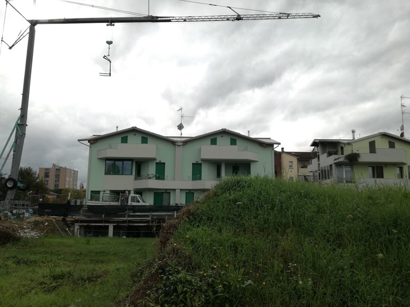 Villa in Vendita a Imola, zona Zolino, 295'000€, 150 m²