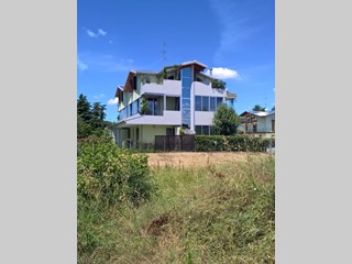 Villa bifamiliare in Vendita a Imola, zona Zolino, 295'000€, 140 m²