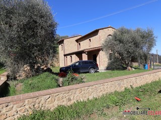 Casale in Vendita a Volterra, 300'000€, 155 m²